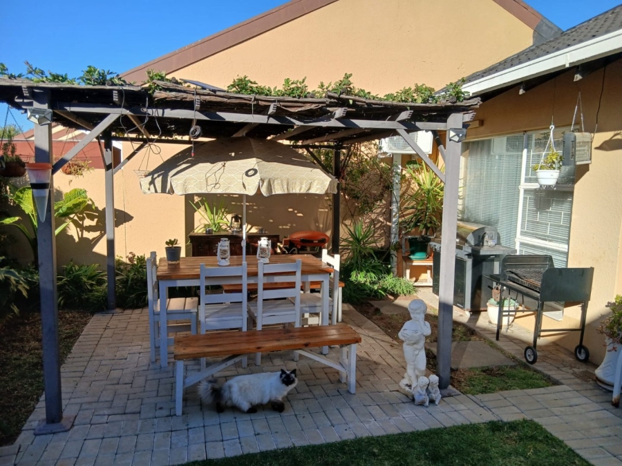 2 Bedroom Property for Sale in Pellissier Free State